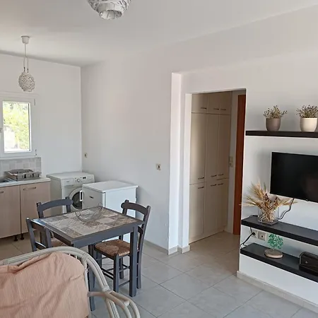 Little House With View Apartment *